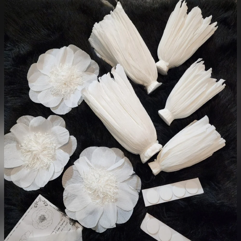 NEW White Paper Flower Decorations for Wall Party/Backdrop/Weddings/Birthday